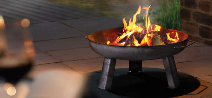 Feuerschale auf Terrasse   Themeneinstieg